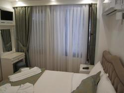 La Petita Maison Hotel