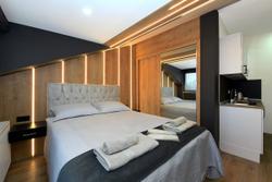 Space Suite 6
