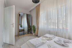 Modern Central 2BR Apt. in the Hearth of the City