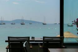 Surfer Caravan Gastro Pub & Suites