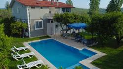 Geniş Havuzlu 4+1 Villa