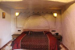 Dilek Tepesi Cave Hotel