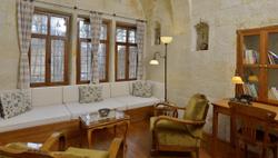Esbelli Evi