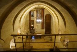 Evanthia Cave Suites