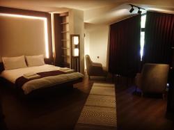 Yolundibi Suit & Restaurant