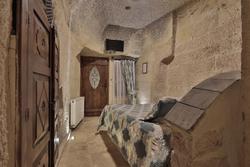 Shoestring Cave House