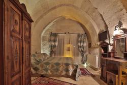 Shoestring Cave House