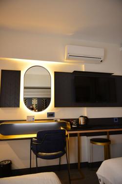 Oasis Hotel & Apartments