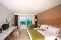 Bellazure Hotel
