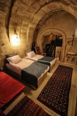 Patiska Cave House