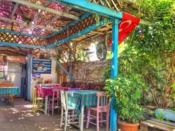 Parmis Rooms
