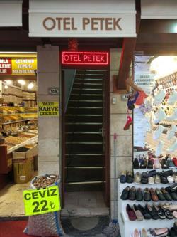 Petek Otel