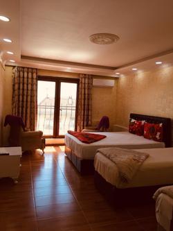 Deluxe Royal Apart