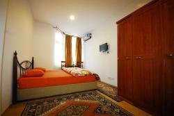 Station Hotel 34
