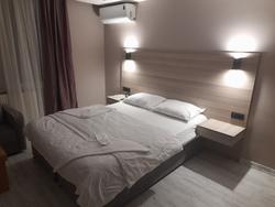 Moon Suit Otel