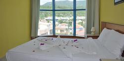 Royal Nas Resort