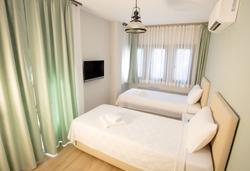 Pharos Otel