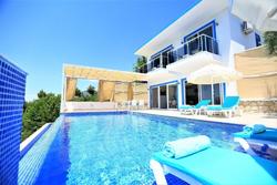 Villa Sahin by Helaltatilvillari