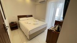 The Lavington Beach Hotel