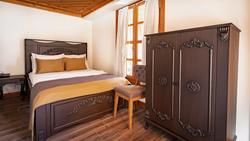 Woo Town Suites