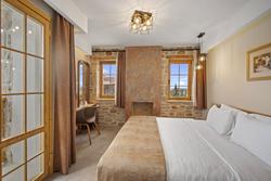 Zeyt Inn Hotel