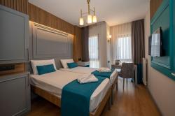 Lynda Hotel
