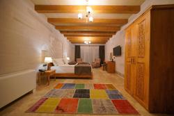 Secret Hill Cave Suites