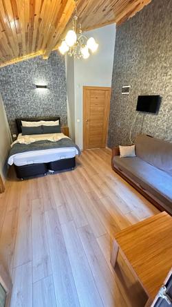 Paradise Lake Hotel