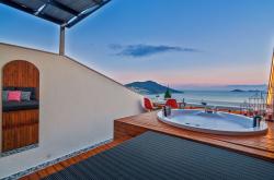 Lupia Suites Hotel