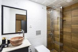 8 Rooms House