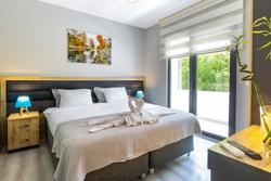 Zal Suite