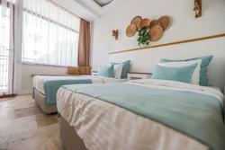 Ayvalik Mavi Çam Otel