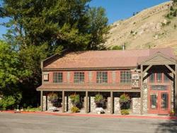 Inn on The Creek