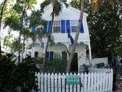 Seascape Tropical Inn
