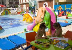 Comet Hotel & Resort