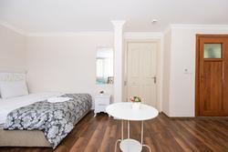 Merot Suites