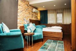 Cube Suites