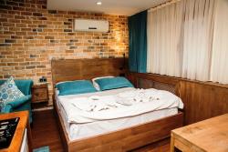 Cube Suites
