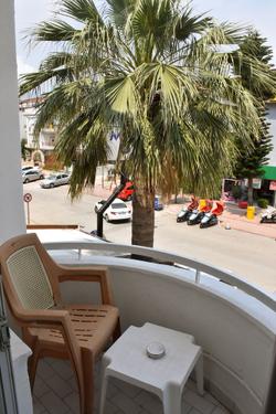 Rozz Hotel 1