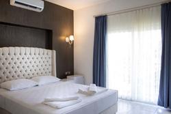 Double Inn Marina Hotel