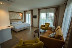 Clementine Suites