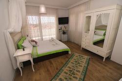 Monat Hotel