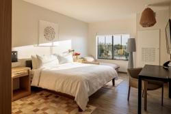 Noun Hotel