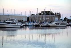 Barker's Island Inn Resort