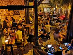 Old House Hostel & Pub