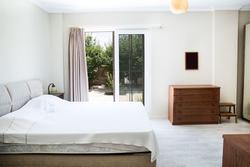 Important Group Villa Daisy