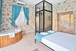 Villa Stone 2