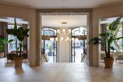 Lamaro Hotel
