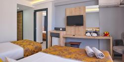 Clover Magic Park Side Hotel