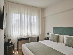 Tres Torres Atiram Hotel